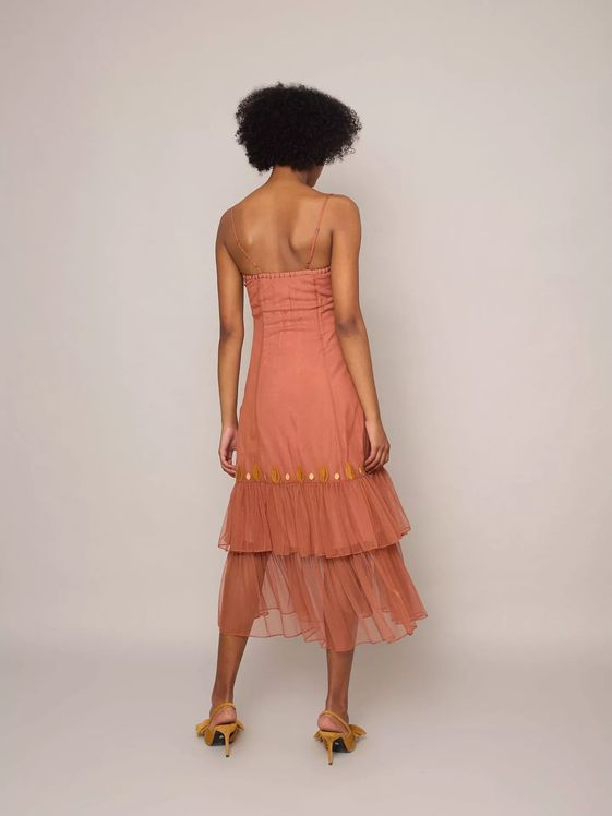 Vestido teja midi de tul