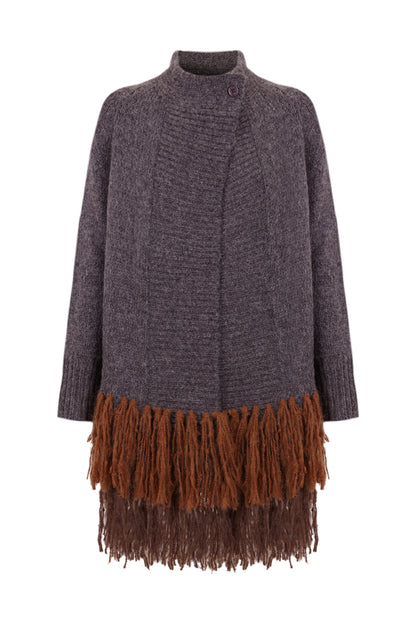 Chaqueta gris con flecos