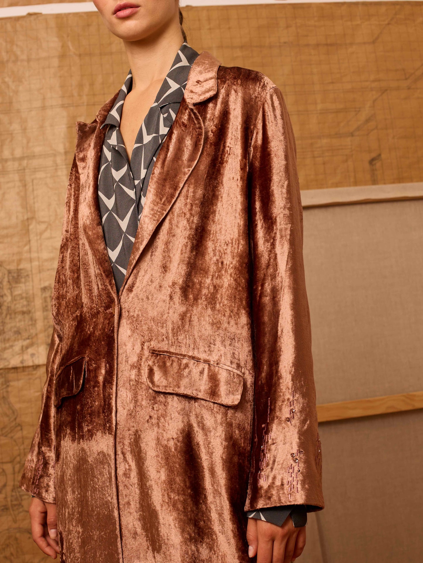 Levita terciopelo maquillaje