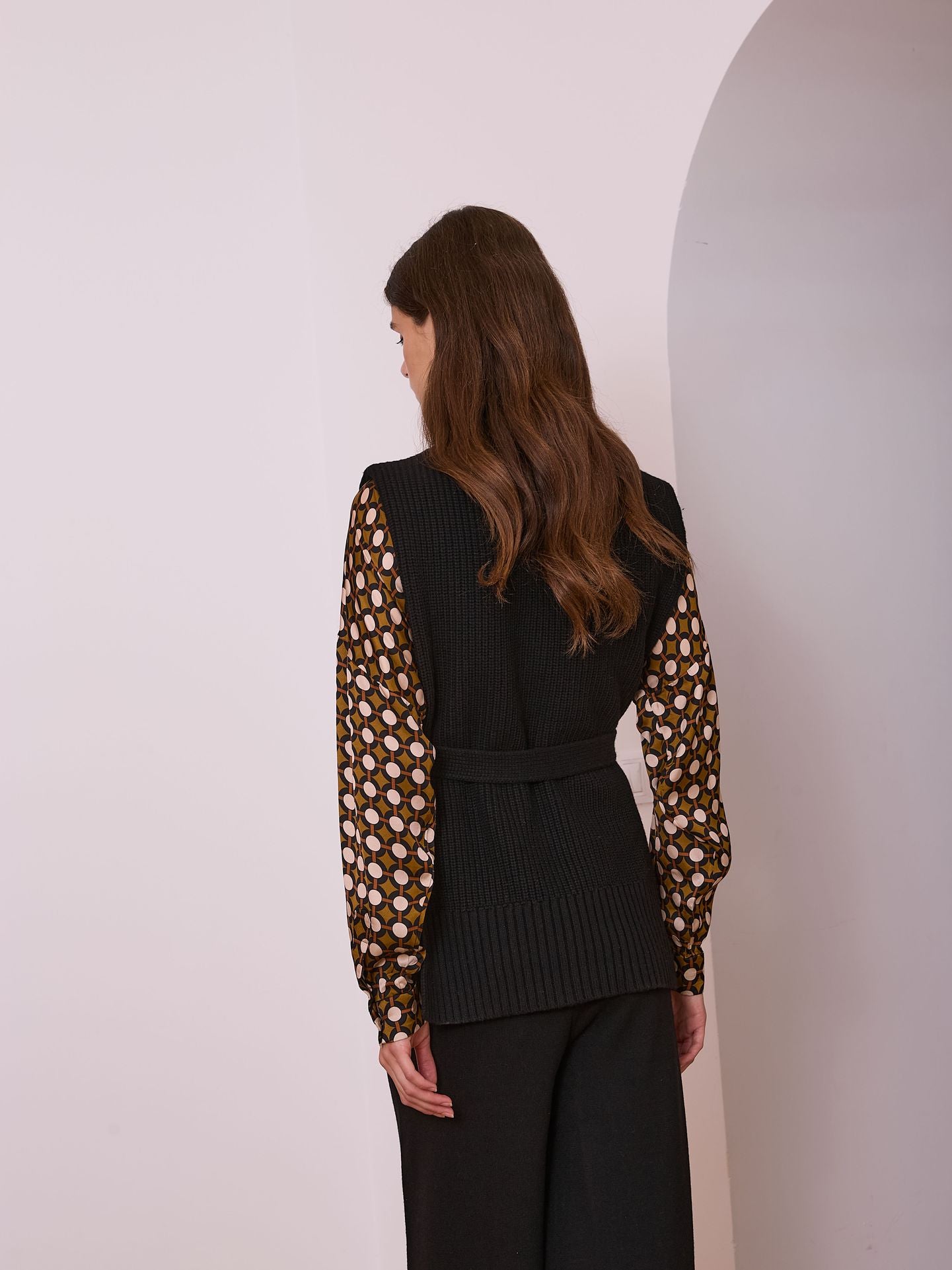 Chaleco cuello alto negro