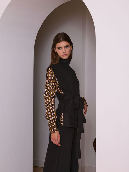 Blusa de lunares color tabaco