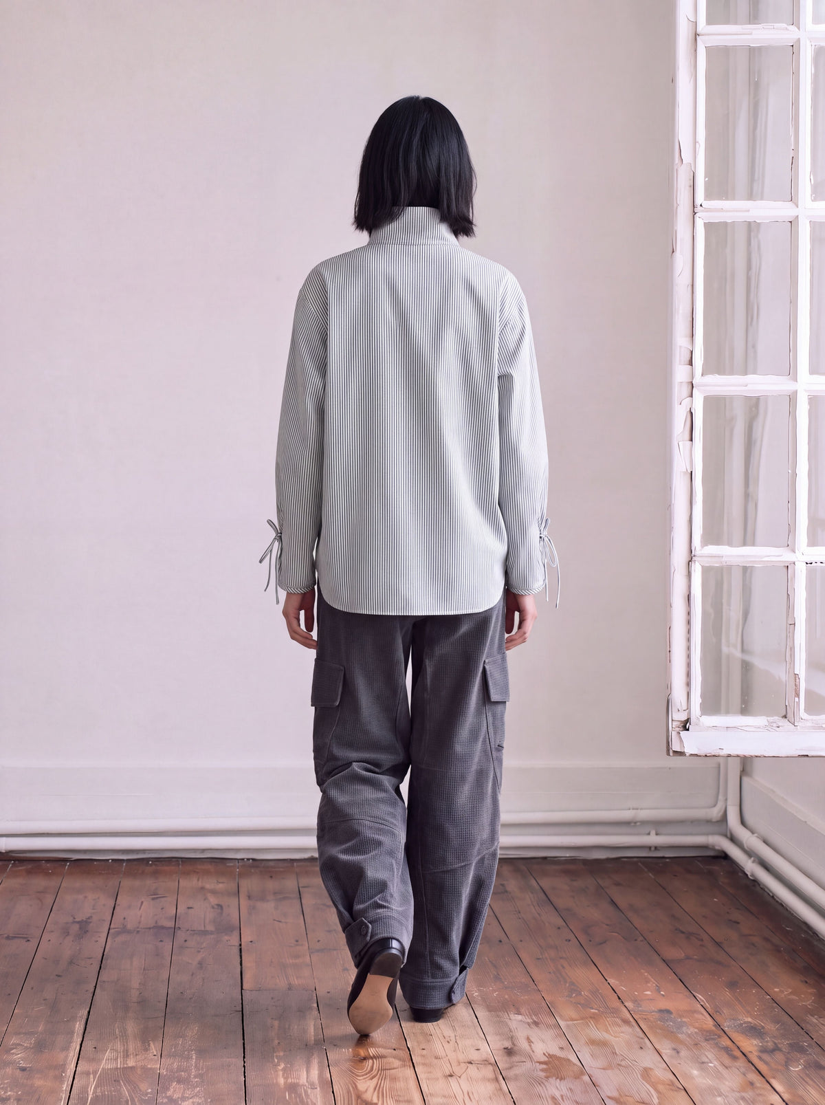 Camisa con detalles de rayas azul