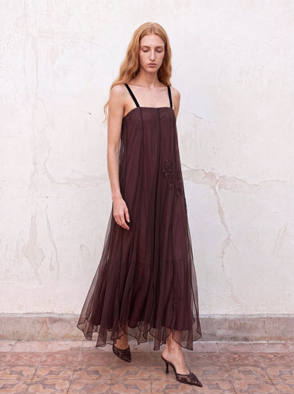 Vestido de tul marrón
