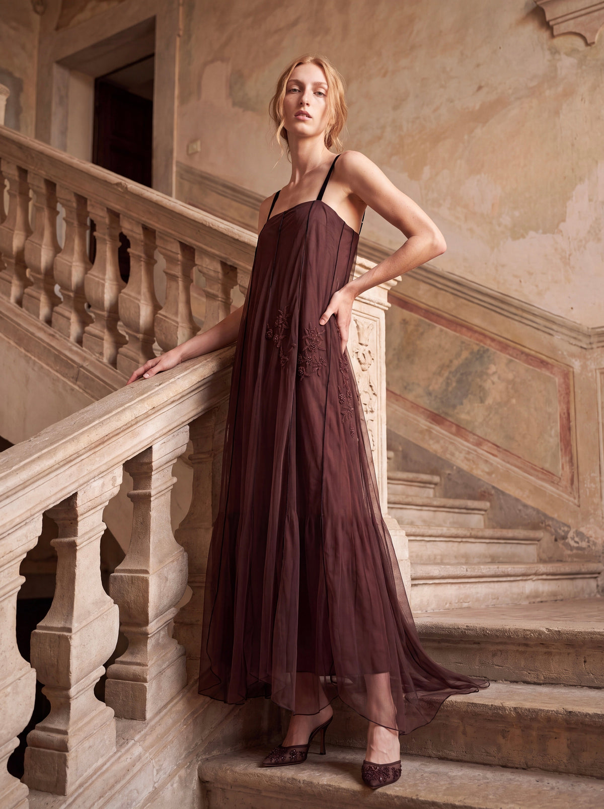 Vestido de tul marrón