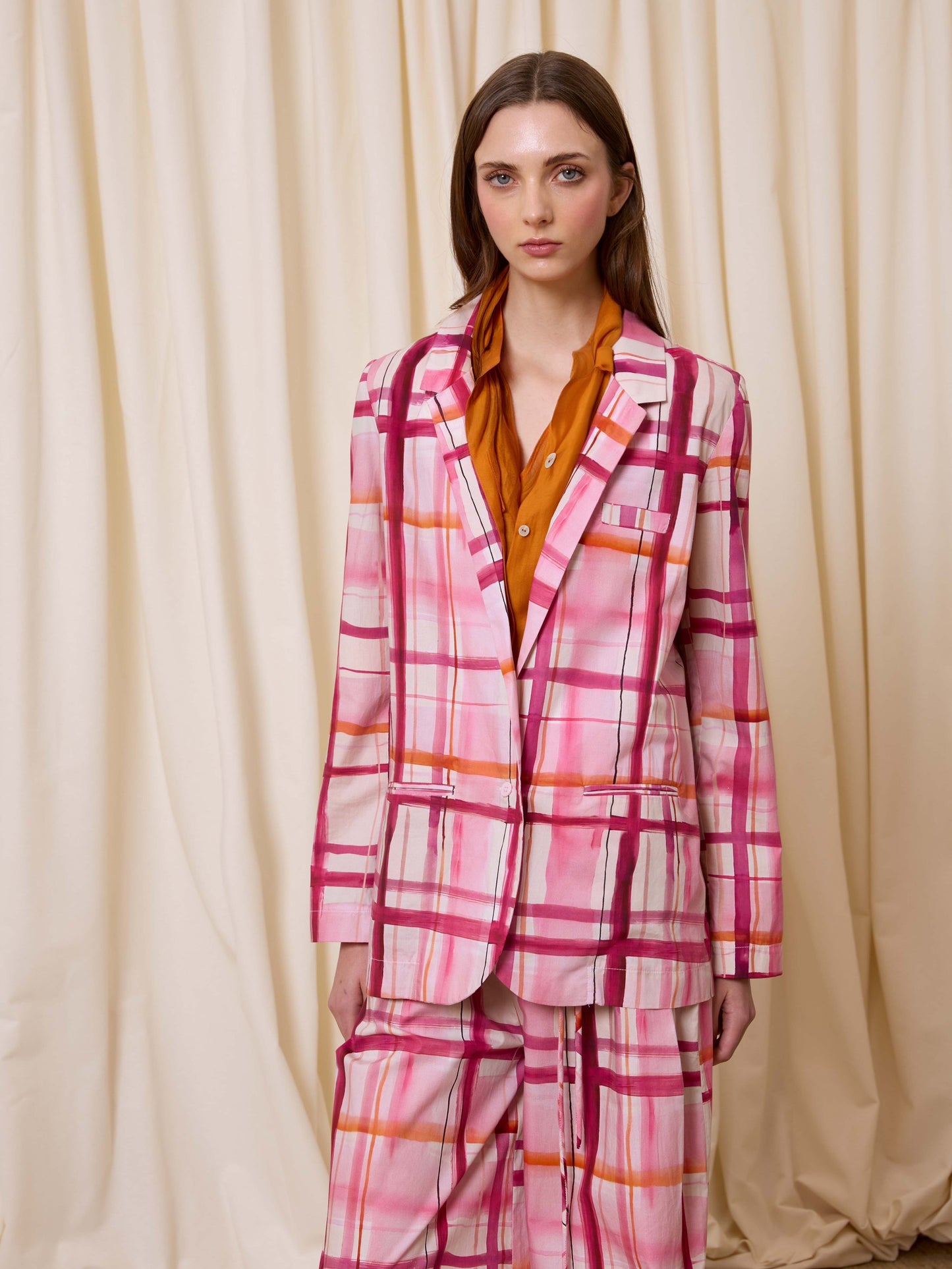 Blazer de cuadros rosa