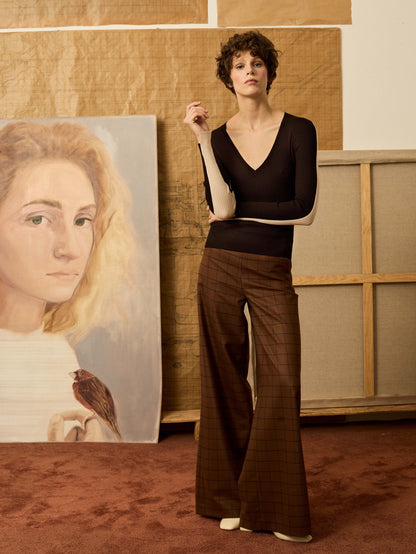 Jersey pico marfil y negro