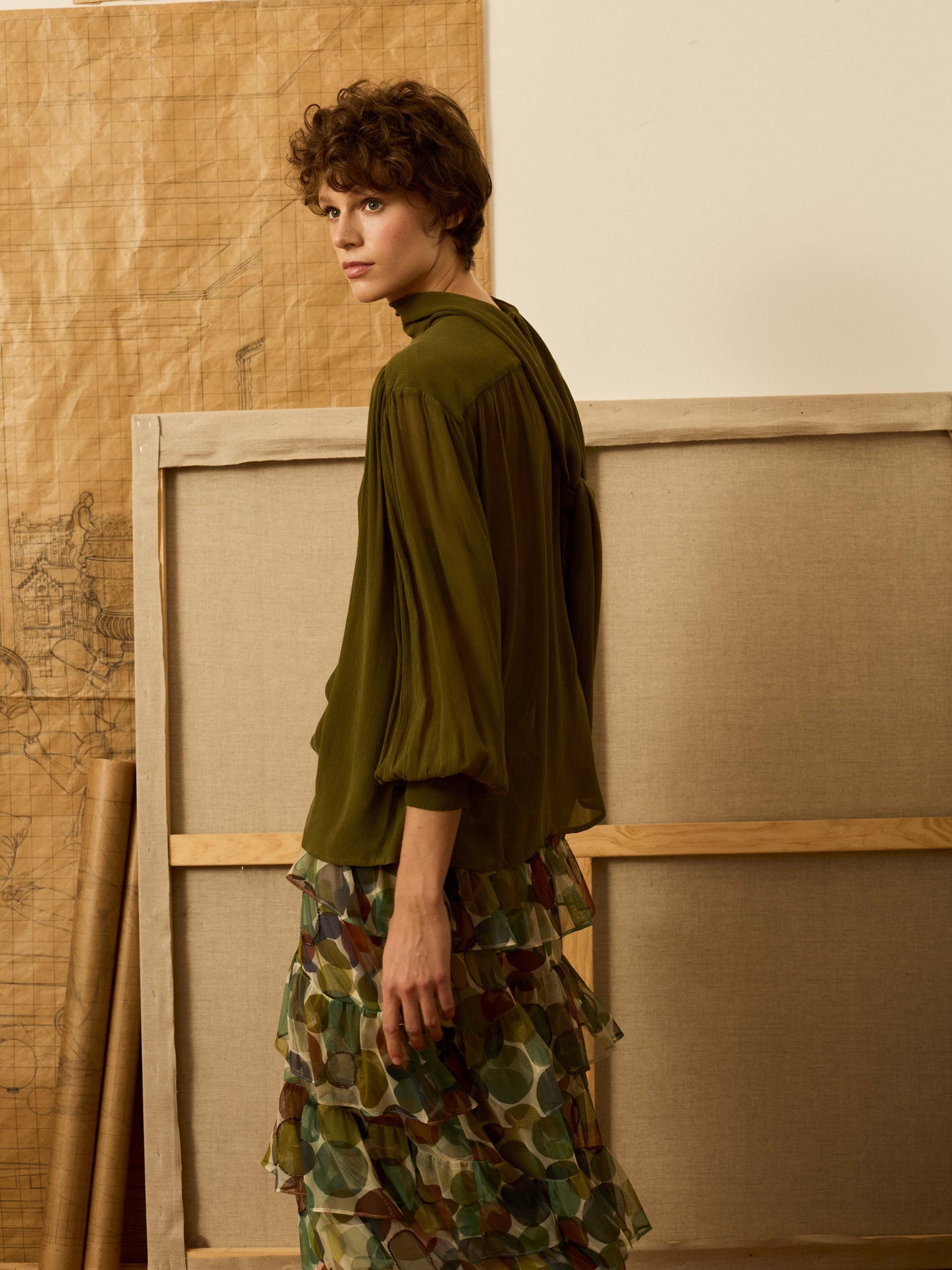 Blusa verde cuello alto lazada