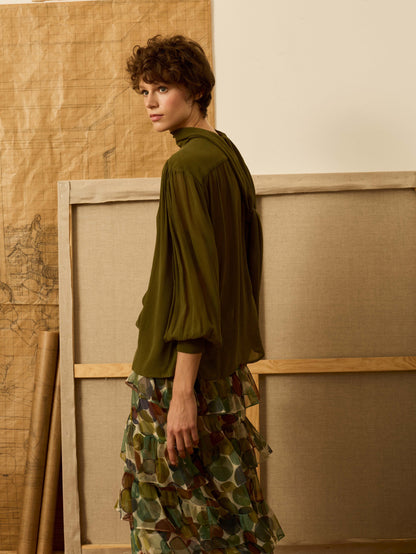 Blusa verde cuello alto lazada