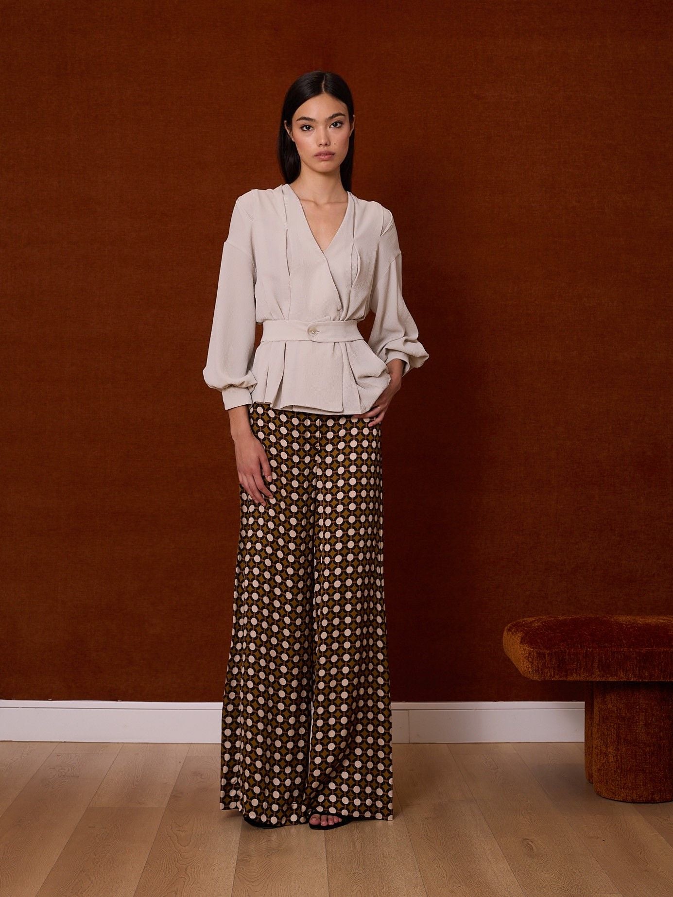 Pantalón de lunares color tabaco