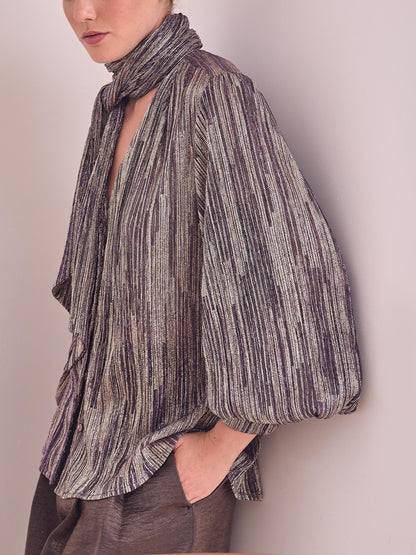 Blusa violeta metalizada
