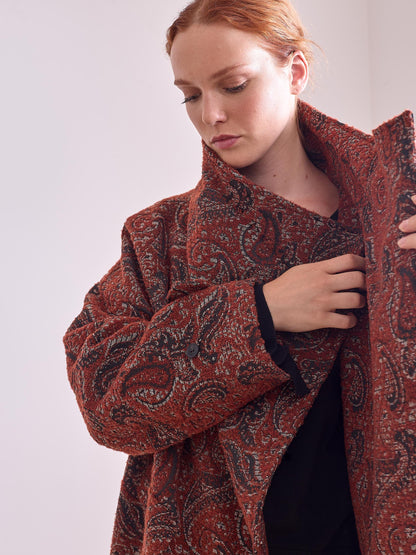 Cazadora teja estampada